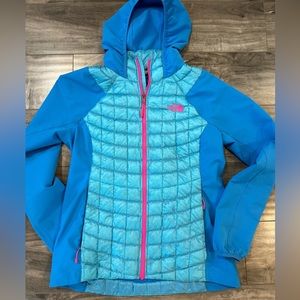 Northface Women’s Thermoball Hybrid Jacket Size Medium. Like new.